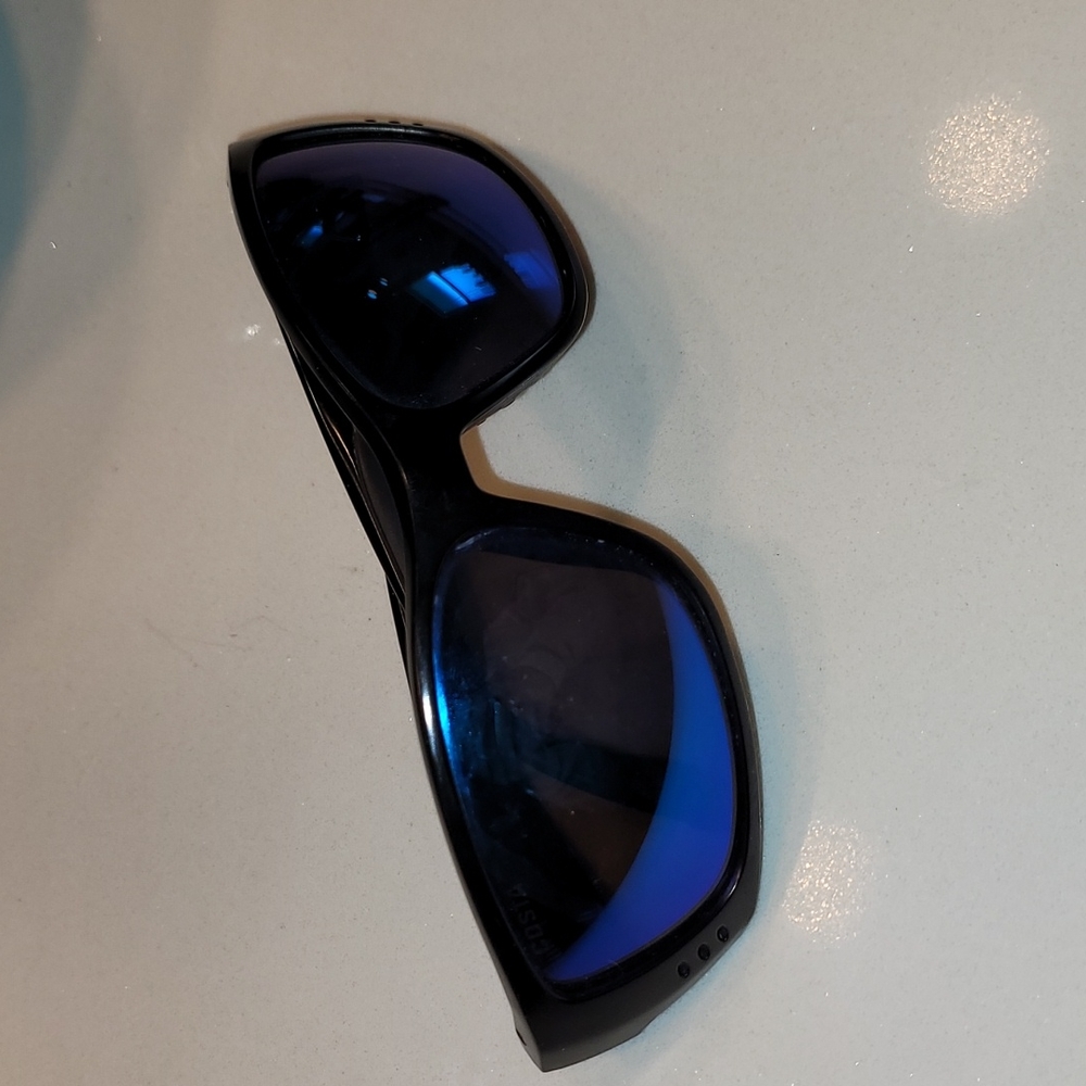 Costa shades